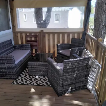 Kamp alanı Mobil-home 6-8 Personnes